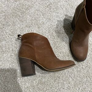 ankle boots